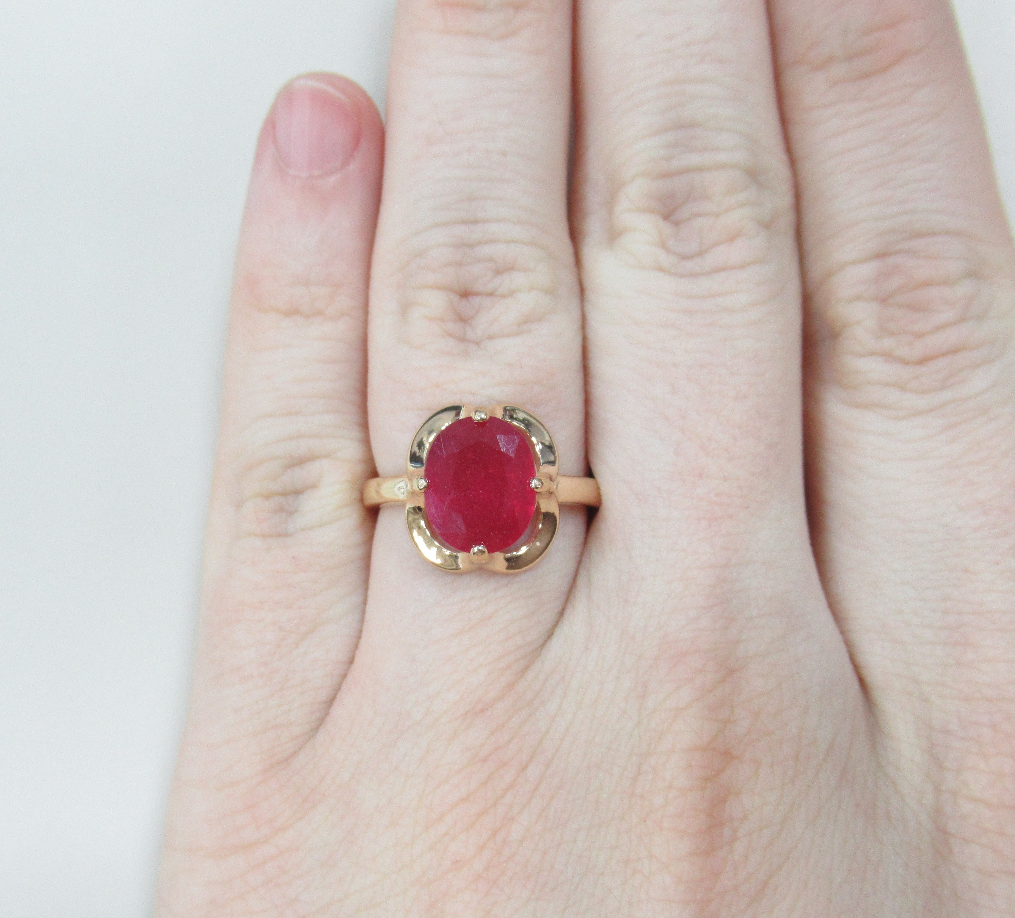 Серебряное кольцо с рубином